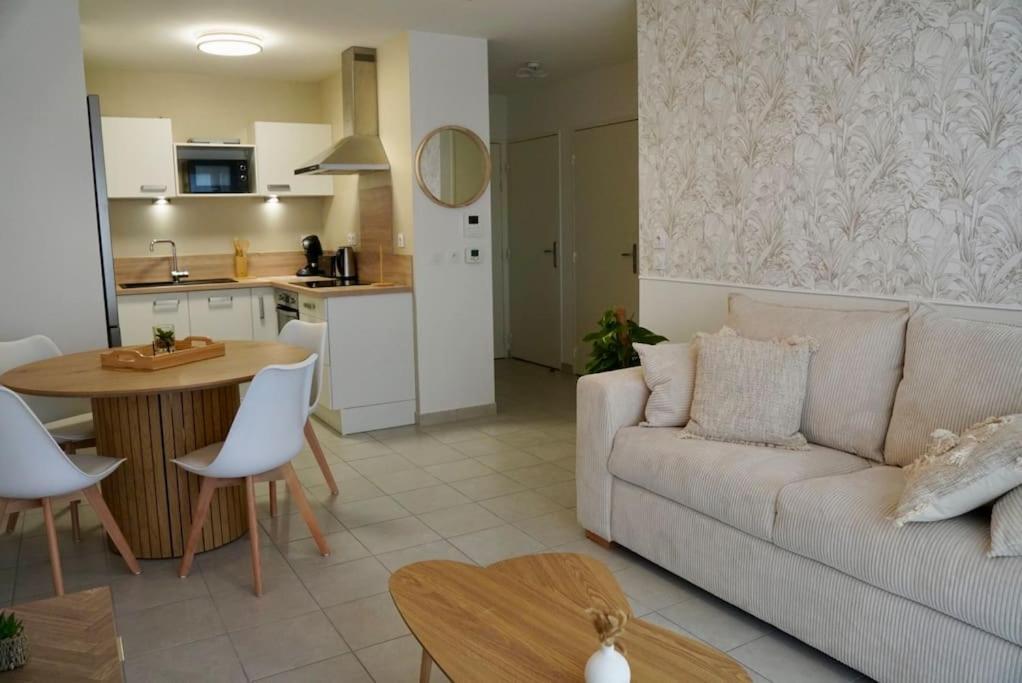 "Haven" Appartement Saint-Priest  Buitenkant foto